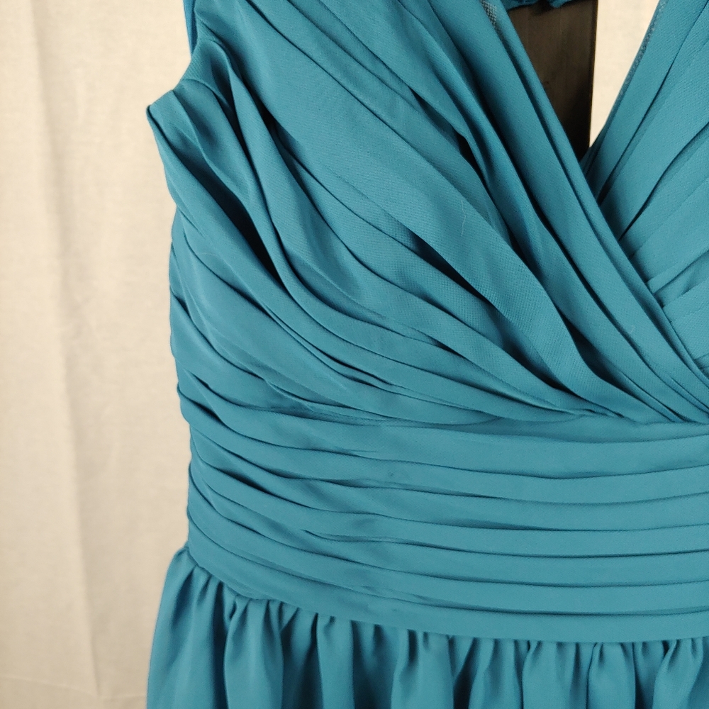 Beautiful Teal Dress. No size.          F04